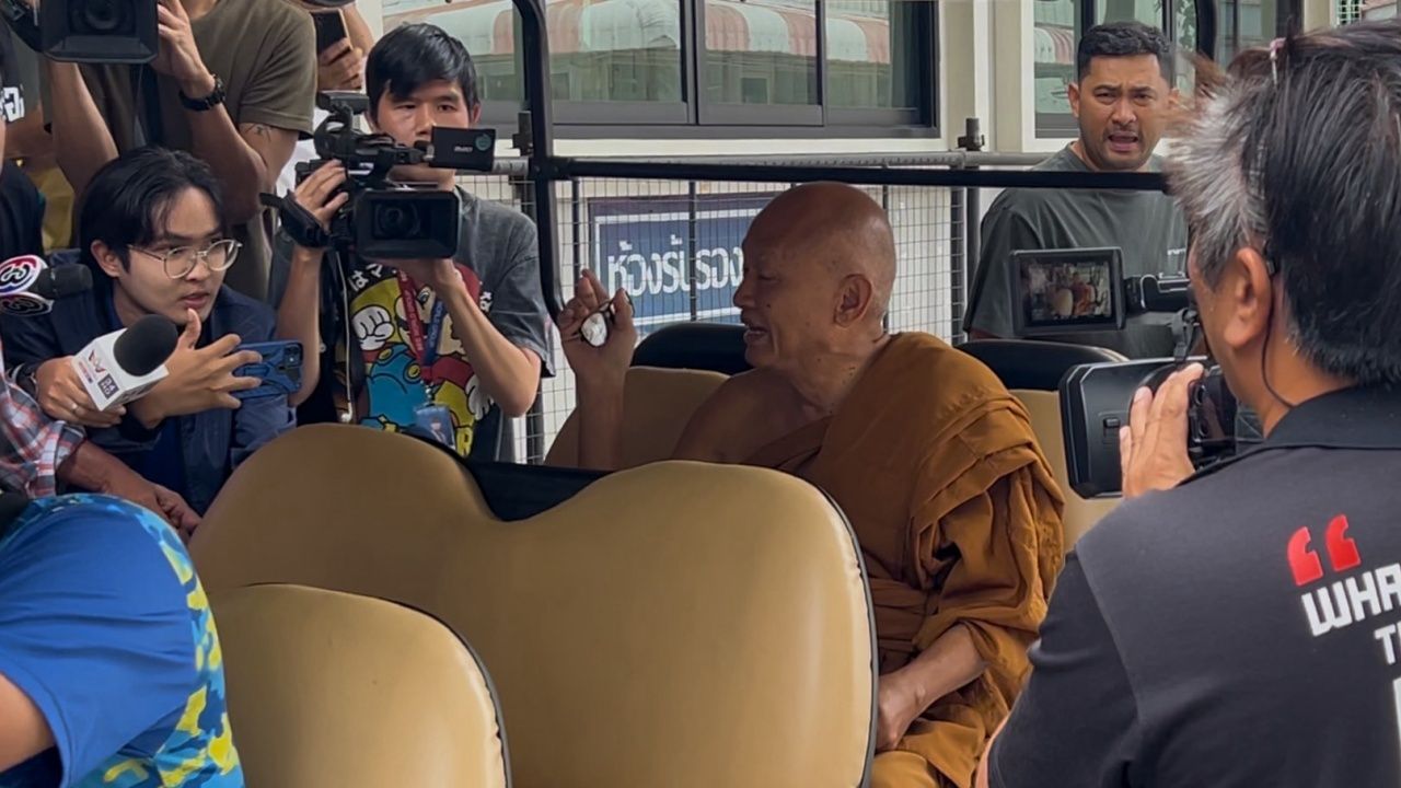 'วัดพระบาทน้ำพุ' ประชุมเข้ม ยังอุบแจงรายละเอียด 'หลวงพ่อ' ไม่มีกิจนิมนต์