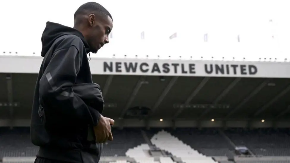 'High stakes game of poker' - Newcastle 'together' despite Isak saga