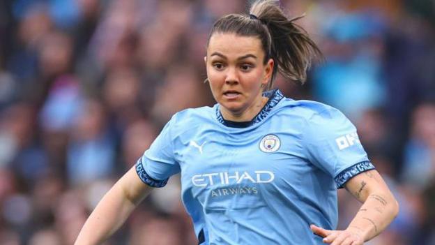 Man City sign Arsenal's Wienroither until 2027