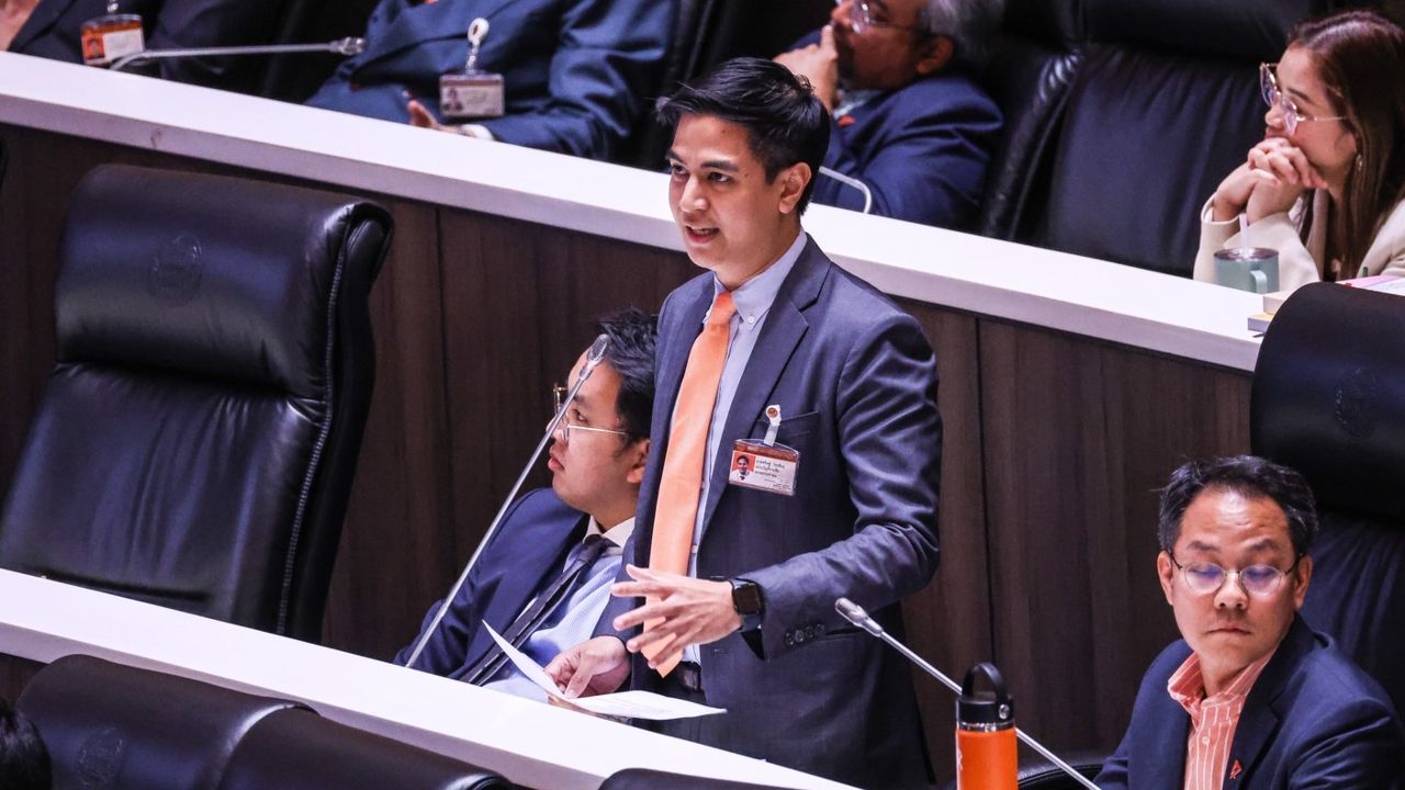 'พริษฐ์' ขอลดงบหลักสูตร บยส. หวั่นสร้างระบบอุปถัมภ์ กระทบความเป็นอิสระศาล