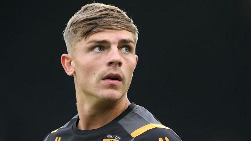 Hull offer Williams route back after 20 months out