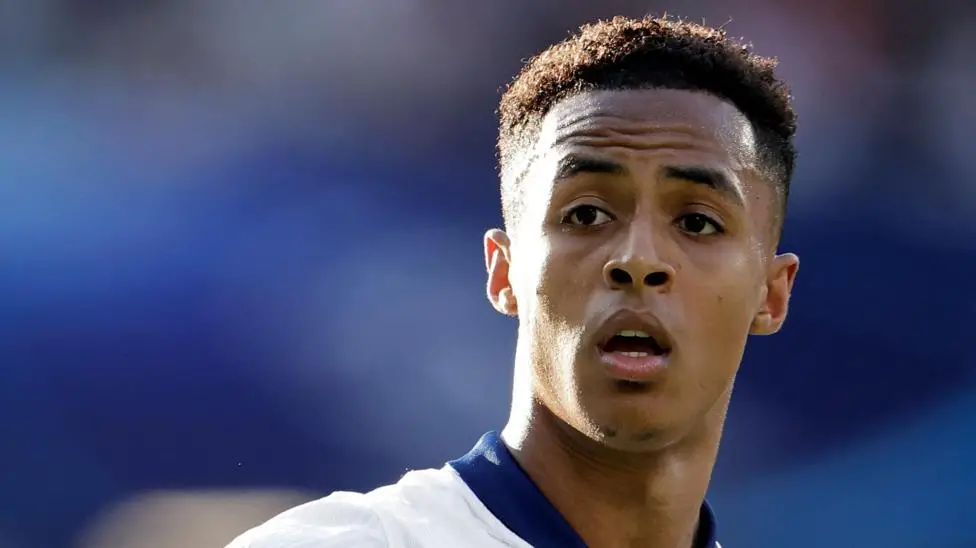 Hutchinson joins Forest in £37.5m move from Ipswich