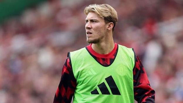 Hojlund set to sit out Man Utd opener with Arsenal