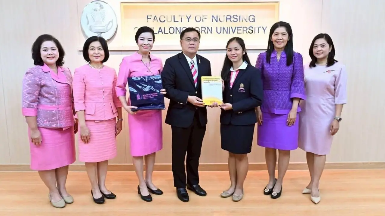จุฬาฯ มอบทุน ป.โท ภรรยา 'ส.อ.อัมรินทร์' ทหารกล้าชายแดน สานฝันการเป็นพยาบาลจิตเวช