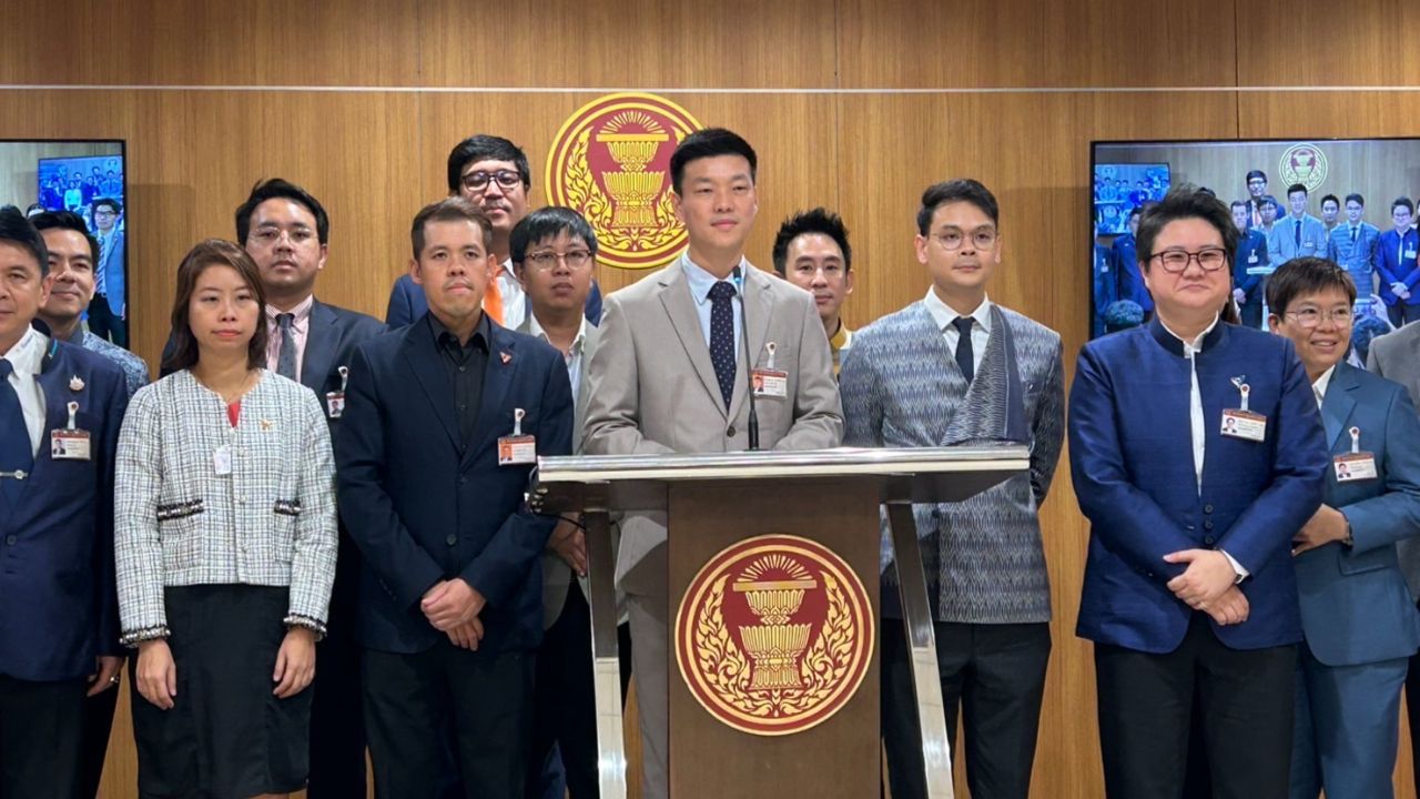 ฝ่ายค้านแท็กทีมถล่ม 'ไชยา' ชิงปิดประชุมสภาฯ หนีถกญัตติด่วน MOU 43-44