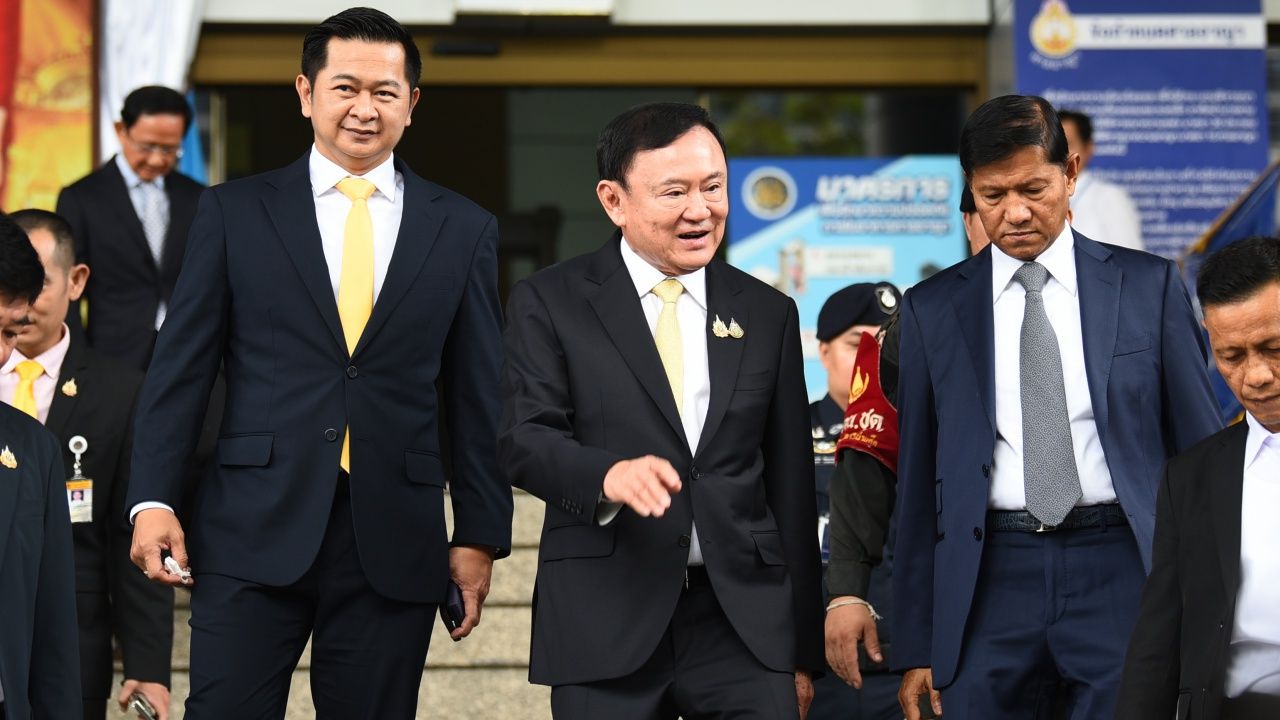 ทนายวิญญัติ ยันเตรียมยื่นเรื่องขอศาลเพิกถอนคำสั่งห้าม 'ทักษิณ' ออกนอกประเทศ