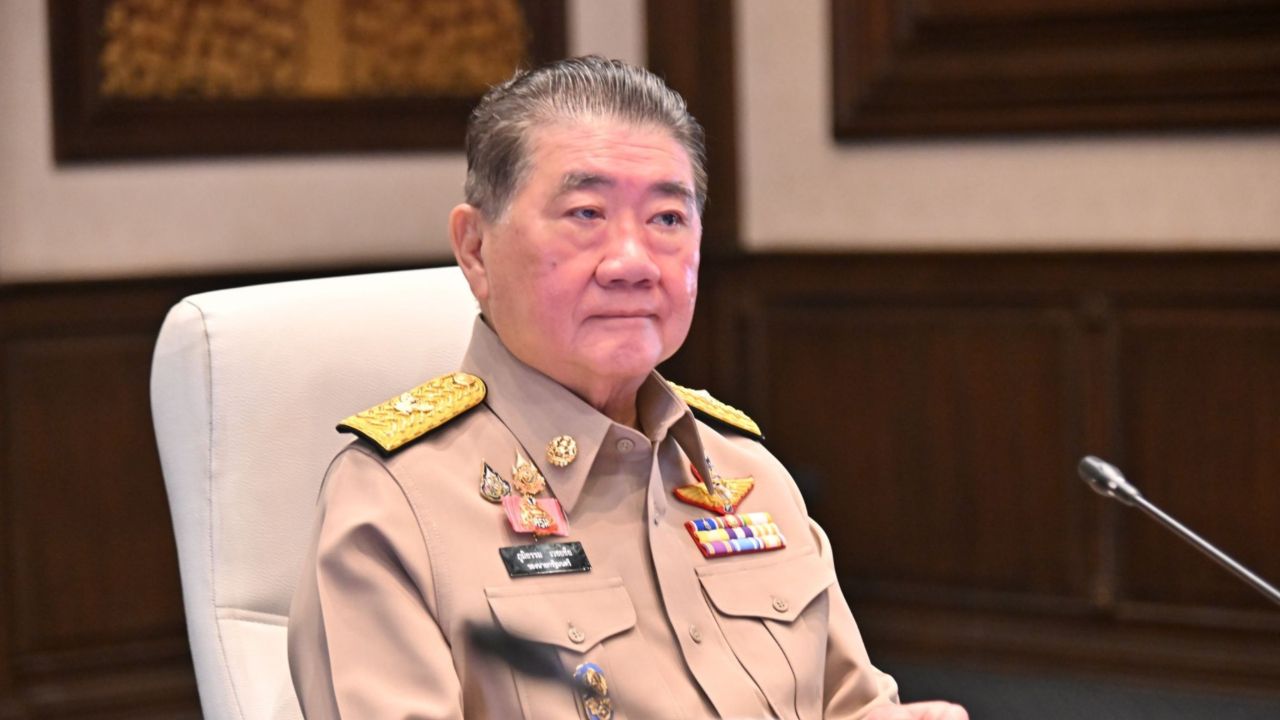 'ภูมิธรรม' สั่งผู้ว่าฯ ทั่วประเทศ ติดตาม 'พายุคาจิกิ' พร้อมช่วยประชาชน 24 ชม.
