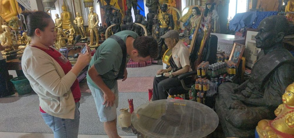 ส่อง 'เลขเด็ด' อ่างน้ำมนต์ตาทองงิ้วราย สาวได้โชค 2 ครั้ง ติดใจขออีกงวด