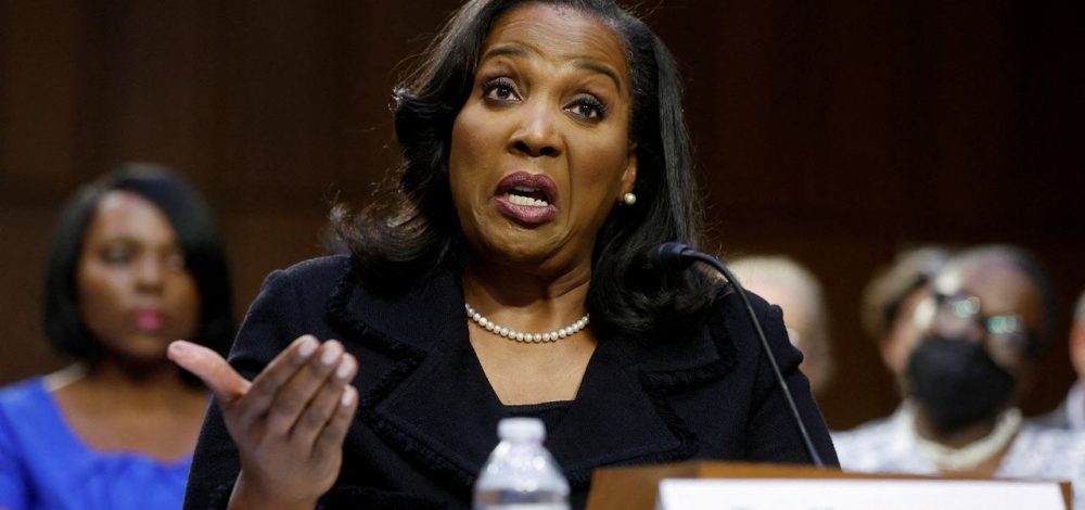 ผู้ว่าฯ แบงก์ชาติสหรัฐฯ เตรียมฟ้องค้านทรัมป์สั่งไล่ออกจากตำแหน่ง