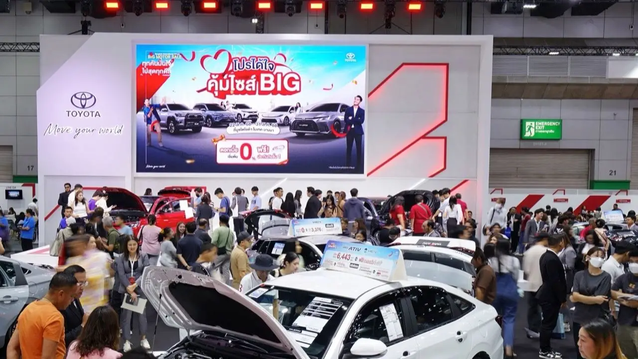 รถดี โปรคุ้ม พริตตี้สวยตาแตก! ในงาน BIG MOTOR SALE 2025