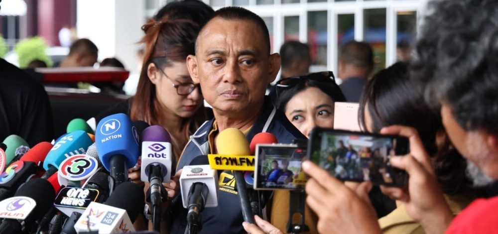 'หมอบี' บริหารรักไม่ดี ทำขัดแย้ง 'อลงกตการละคร' นั่งวีลแชร์ตบตาเพื่อเงินบริจาค