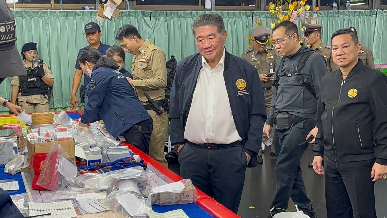 นาทีเปิดปฏิบัติการ 'สิงห์ปราบพยศ' บุกทลายบ่อนดอนเมือง เงินหมุนกว่า 500 ล้าน