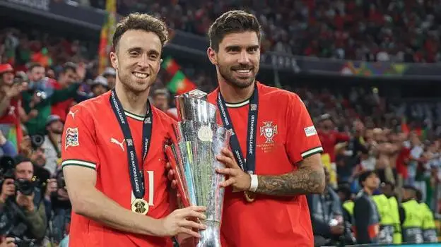 'Ideal person to represent him' - Neves given Jota's 21 shirt