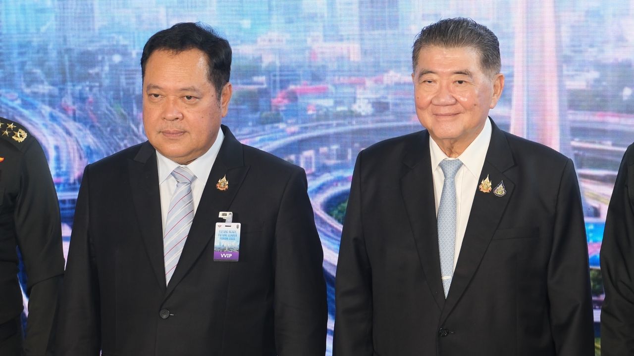 ศาล รธน. สั่งแจงเพิ่มใน 15 วัน คดี 'ภูมิธรรม-ทวี' ยุ่งฮั้วเลือก สว.