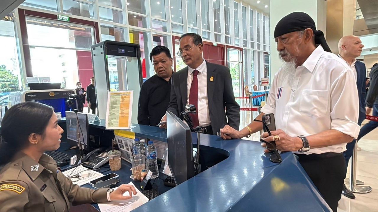 'ถั่วแระ' เข้าพบ ตร. แจงปมวัดพระบาทน้ำพุ ยอมรับเคยทำบุญ ปัดเอี่ยวเรื่องที่ดิน