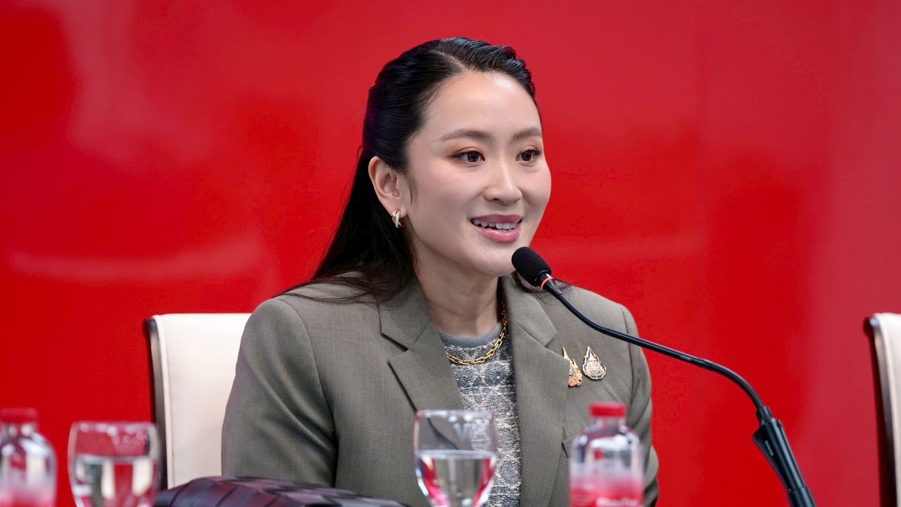 สส.เพื่อไทยให้กำลังใจ 'อิ๊งค์' เผย 'ทักษิณ' ให้กำลังใจทำให้พรรคเข้มแข็ง