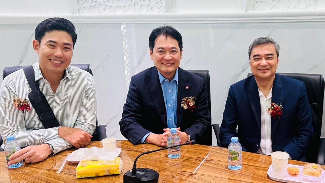 'อนุชา' โพสต์ภาพ อภิสิทธิ์-อดีตสส.-ผู้สมัคร เขตวัฒนา ปชป. บอกกลับมาเจอกัน