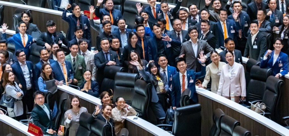 สวนดุสิตโพล 'พรรคประชาชน' คะแนนนำหากมีการเลือกตั้ง รองลงมาภูมิใจไทย-เพื่อไทย