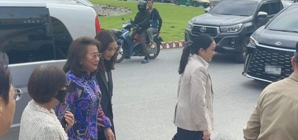 ครอบครัวเข้าเยี่ยม 'ทักษิณ' ครั้งแรก ที่เรือนจำกลางคลองเปรม