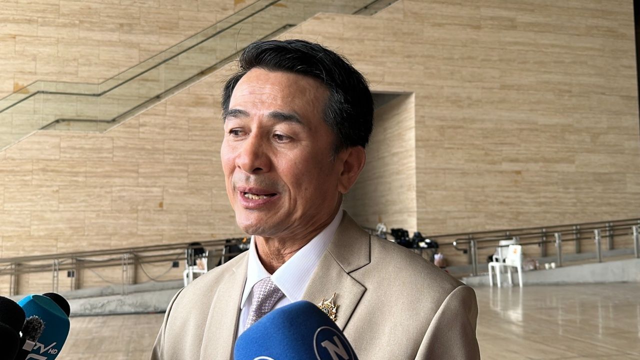 'ชลน่าน' ย้ำเลือก สสร.ทางอ้อม 2 กลุ่ม มั่นใจ ดูไทม์ไลน์ประกอบดันร่างเพื่อไทยทันแน่