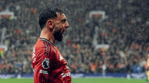 'He deserves to be in our history' - Fernandes inspires Man Utd