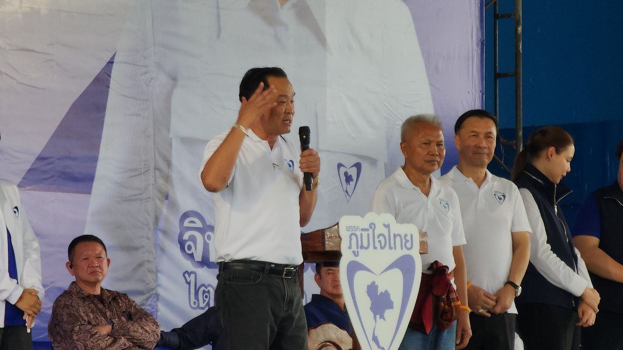 'อนุทิน' ยกทีม 'ภูมิใจไทย' เปิดปราศรัยขอคะแนนเสียงให้ 'จินณ์ตวรรณ' ยืนยันไม่กล้าเปิดด่าน