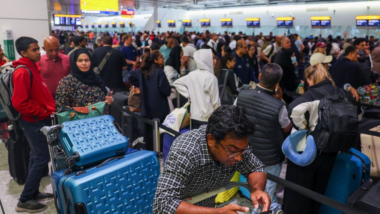สนามบินยุโรปโกลาหล ผู้โดยสารนับพันติดค้าง หลังถูกโจมตีทางไซเบอร์