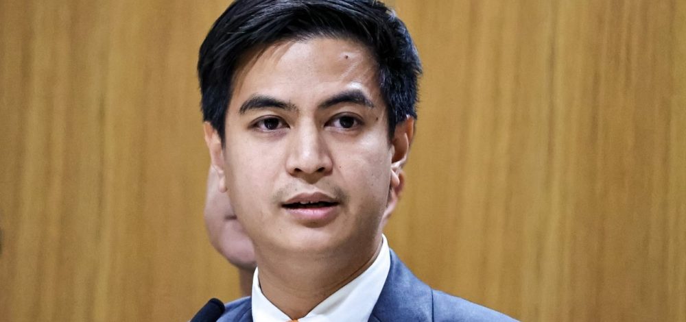 ปชน. มีแผนรองรับคดี 44 สส. 'พริษฐ์' เลี่ยงตอบปม 'อนุทิน' ให้อำนาจทหารมากเกิน