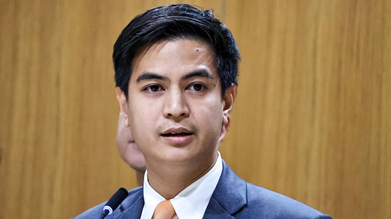 ปชน. มีแผนรองรับคดี 44 สส. 'พริษฐ์' เลี่ยงตอบปม 'อนุทิน' ให้อำนาจทหารมากเกิน