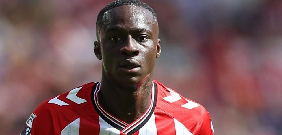 Sunderland midfielder Diarra out until December