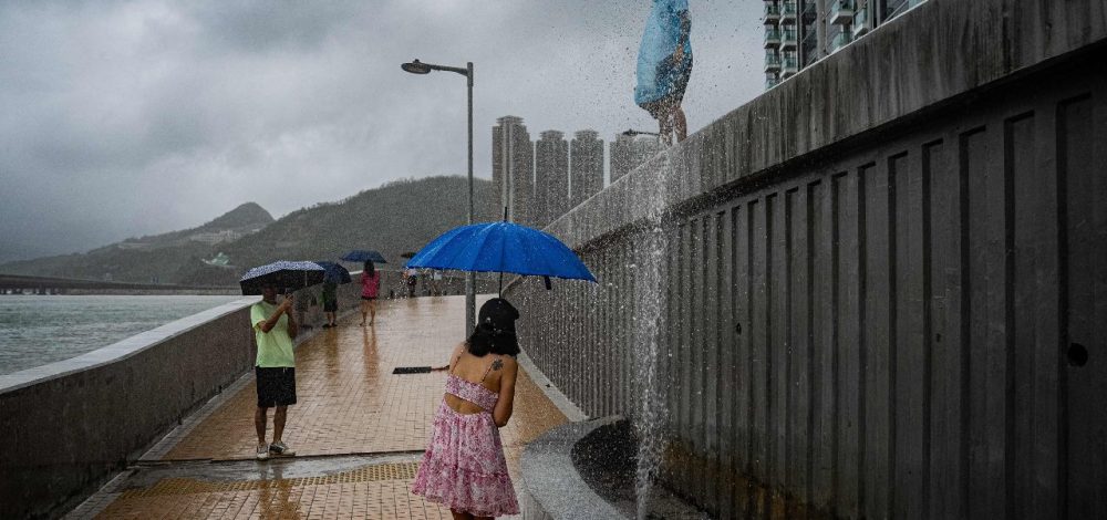 ฮ่องกงฟื้นตัว หลังซูเปอร์ไต้ฝุ่นรากาซาพัดถล่ม – ไต้หวันปรับยอดผู้เสียชีวิตเหลือ 14 ราย
