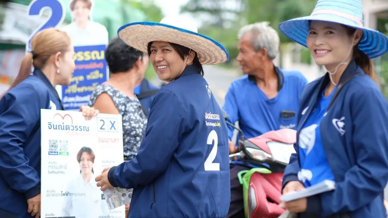 'อีฟ–จินณ์ตวรรณ' ผู้สมัคร สส.ศรีสะเกษ พรรคภูมิใจไทย ตอกคู่แข่ง 2 ปีไร้ผลงาน ติดใจคลิป 'อังเคิล'