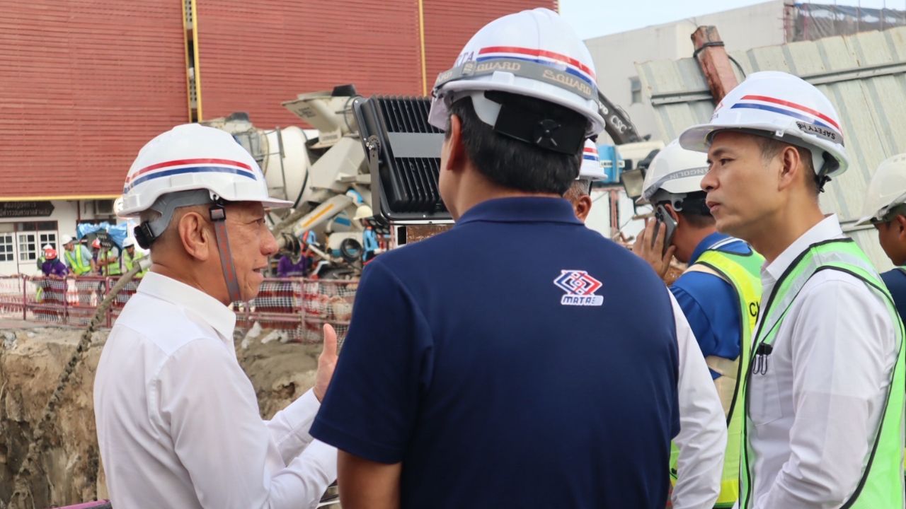'พิพัฒน์' สั่ง เร่งคืนผิวจราจรเหตุถนนทรุดกลางกรุง ภายใน 14 วัน