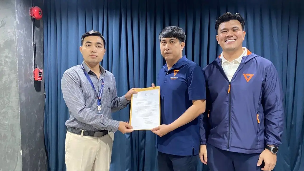 'ปิยรัฐ' จี้สอบข้อเท็จจริงหลังพบกระสอบทรายทำน้ำท่วมถนนสุขุมวิทหนักเมื่อคืนนี้