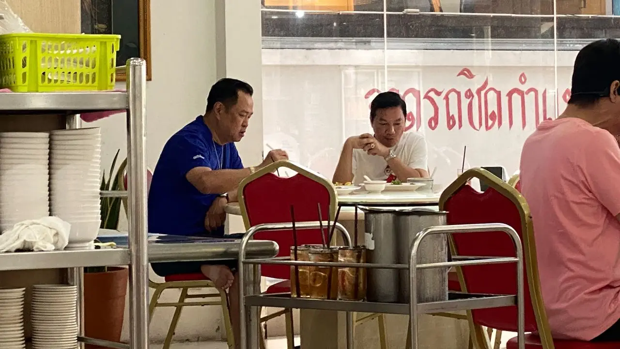'อนุทิน' ร้องหือ-ส่ายหัว บอกแค่กินข้าวกับ 'ปลัดป๊อป' ก็เป็นข่าว