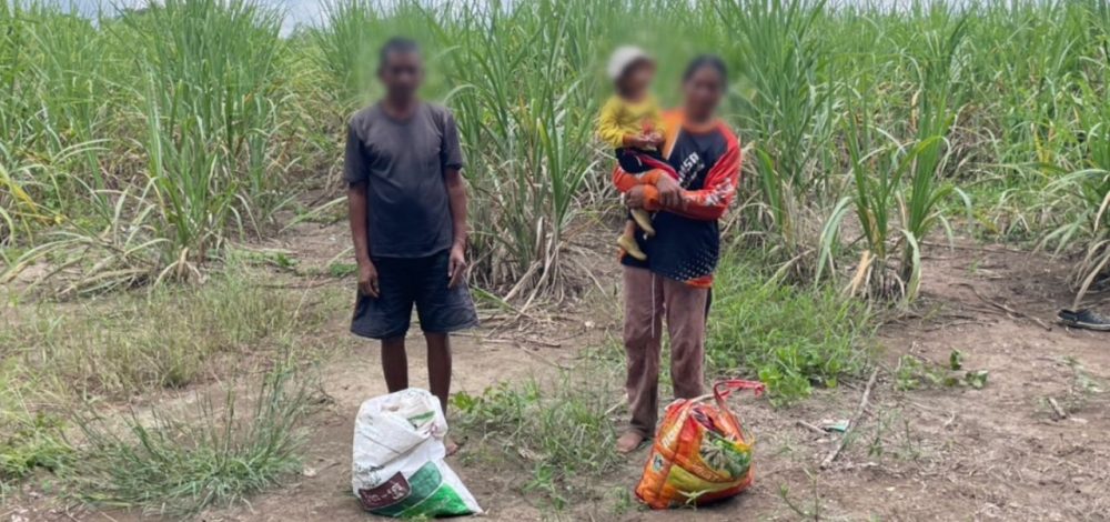 สุดรันทด ชาวกัมพูชาหอบลูกลอบเข้าไทย 'เก็บผัก-ของป่า' หลังบ้านเกิดหาของกินยาก