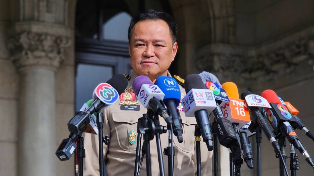 'อนุทิน' ขอบคุณคนศรีสะเกษไว้วางใจ 'จินณ์ตวรรณ' ย้ำทหารขาดเหลือให้แจ้งมาพร้อมซัพพอร์ต