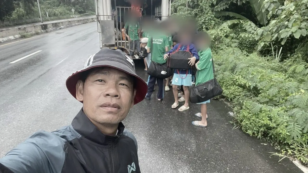 อาลัย 'ครูคะนอง' ถูกรถตู้เสียหลักชนตกเหวดับ หลังพานักเรียนกลับจากแข่งกีฬา