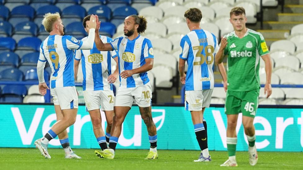 Big EFL Trophy wins for Huddersfield, Crewe & Stevenage