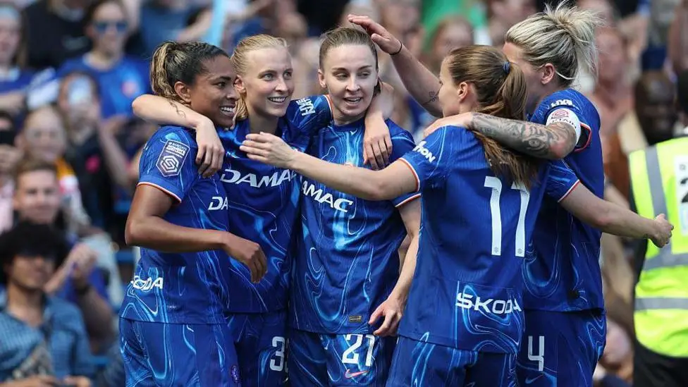 Minimum salaries breakthrough for WSL and WSL 2