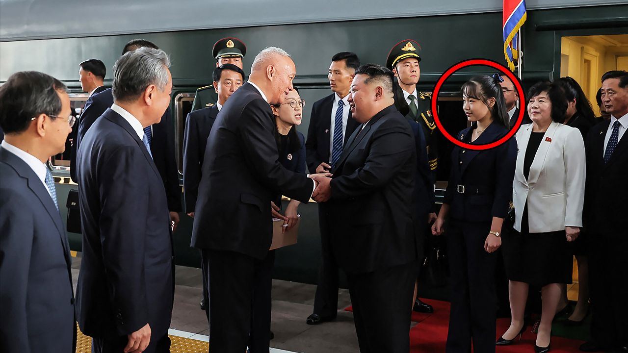 ลูกสาว 'คิม จองอึน' ร่วมทริปจีน จุดกระแสการถูกวางตัวสืบทอดอำนาจเป็นผู้นำหญิงคนแรกของเกาหลีเหนือ
