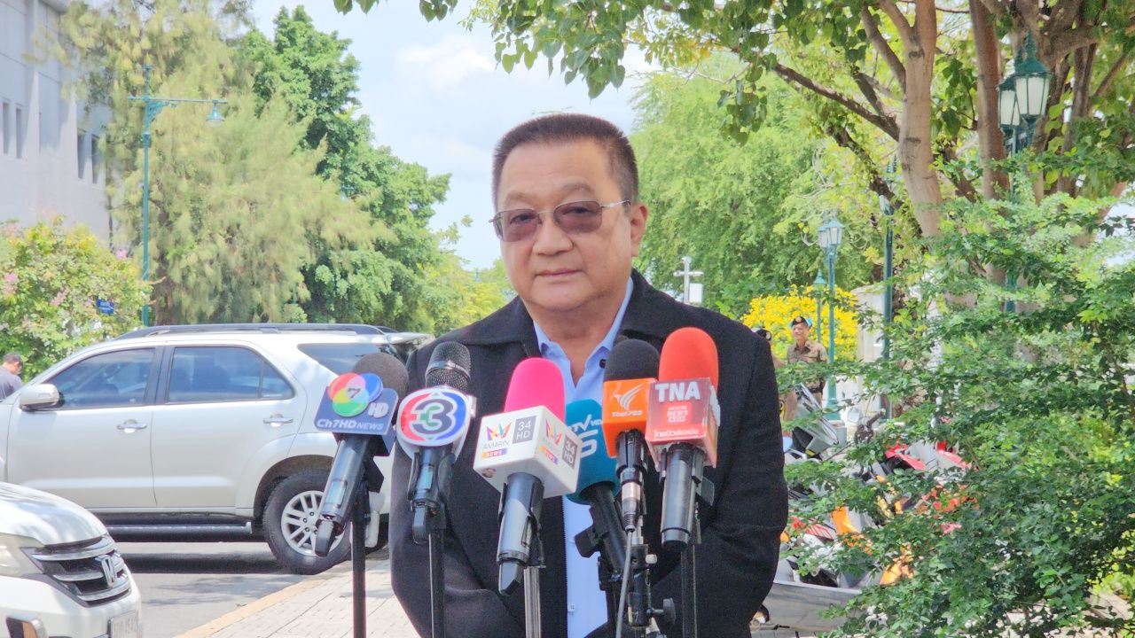 'ชาญชัย' ยื่นศาลฎีกาฯ ออกคำสั่งห้าม 'ทักษิณ ชินวัตร' ออกนอกประเทศ