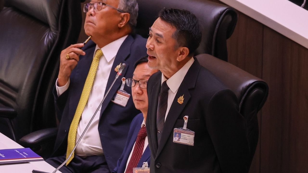 'ชลน่าน' อัด 'อนุทิน' ขาดภาวะผู้นำ กดเหยียดด้อยค่า อย่าตีกิน 30 บาทรักษาทุกที่