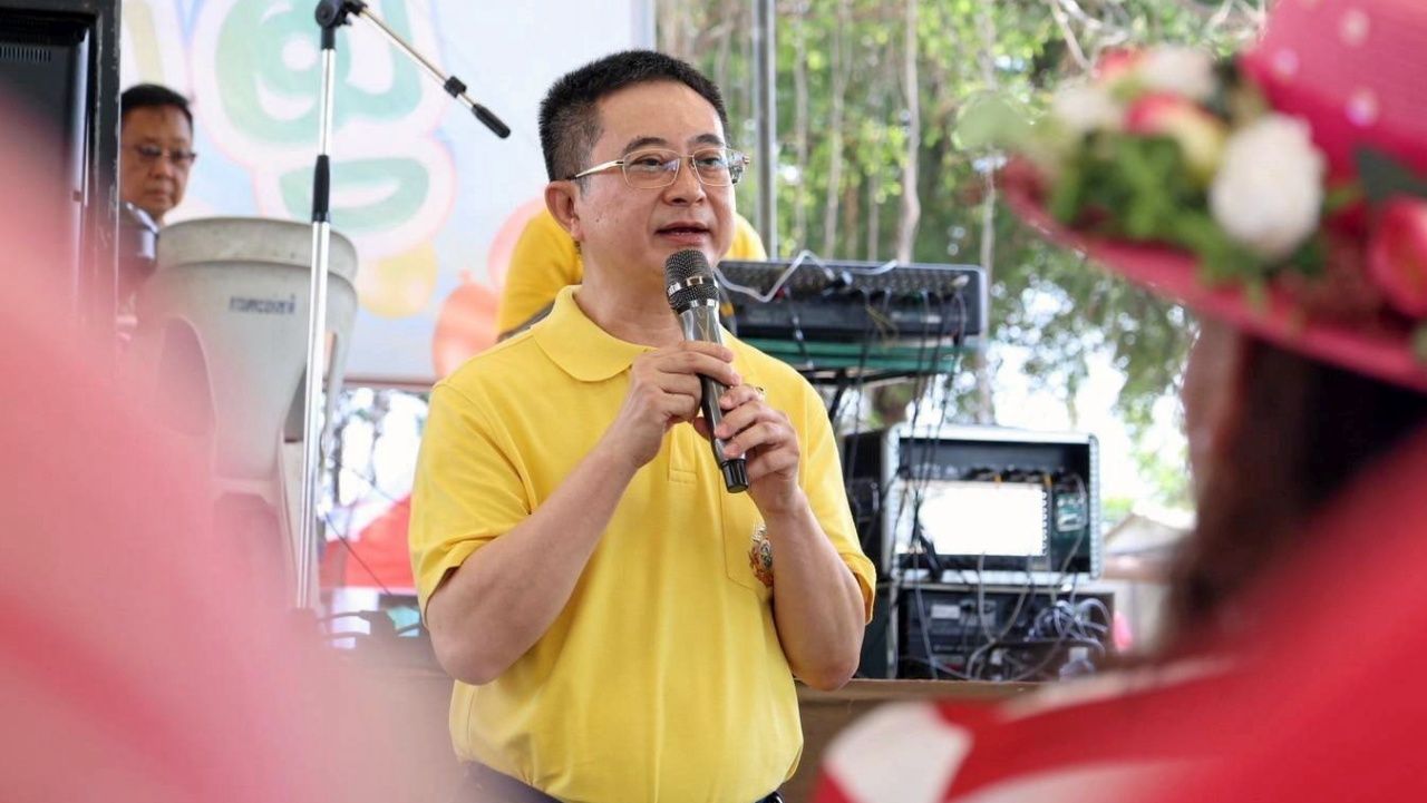 เด้ง 'พล.ต.ท.ทวีศิลป์' แพทย์ใหญ่ รพ.ตำรวจ ช่วยราชการ กรณี 'ทักษิณ' ชั้น 14