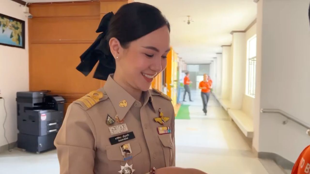 'ผู้กองแคท' เปิดใจหลังยื่นลาออกจากราชการ เข้ารายงานตัวกับ ผู้ว่าฯ ศรีสะเกษ แล้ว