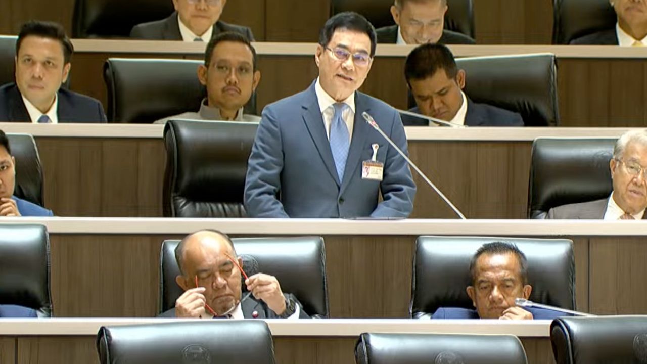 'จุรินทร์' ย้ำจุดยืน 'ประชาธิปัตย์' ไม่แตะหมวด 1-2 ตรงกับร่างพรรคภูมิใจไทยและร่วมรัฐบาล