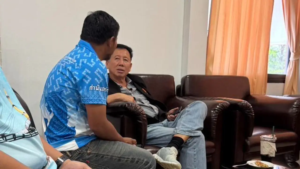 'ณัฐวุฒิ' แฉภาพ 'ศักดิ์ดา' นั่งคุยนายอำเภอบ่อพลอย ท่ามกลางศึกเลือกตั้งซ่อมกาญจนบุรี