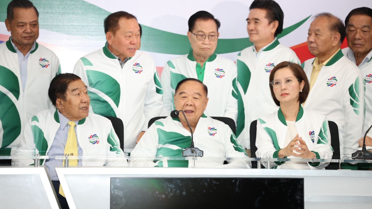 'บิ๊กป้อม' ยันพลังประชารัฐสู้ต่อ ย้ายที่ทำการพรรค พร้อมเปิดตัว 80 ว่าที่ผู้สมัคร สส.
