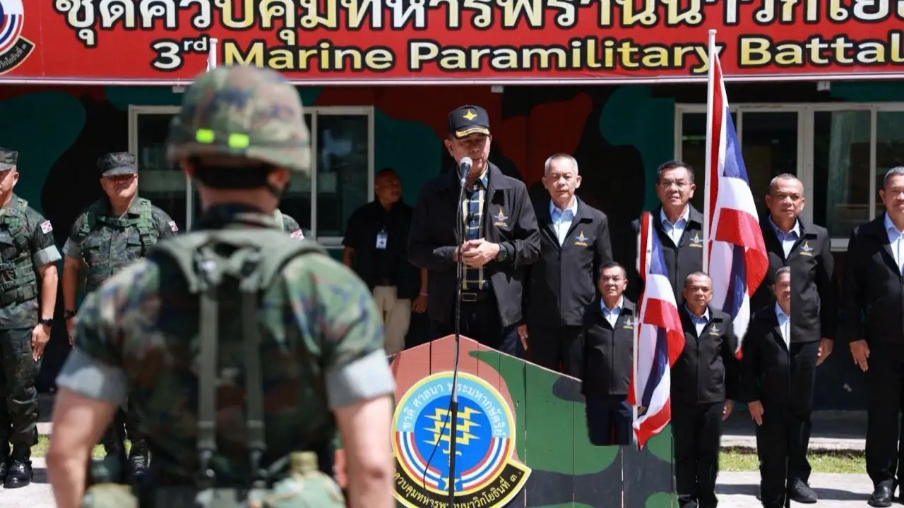 'บิ๊กดุลย์' ลุยชายแดนตราด–จันทบุรี ปลุกขวัญทหาร 'พิทักษ์อธิปไตยไทยด้วยเกียรติ