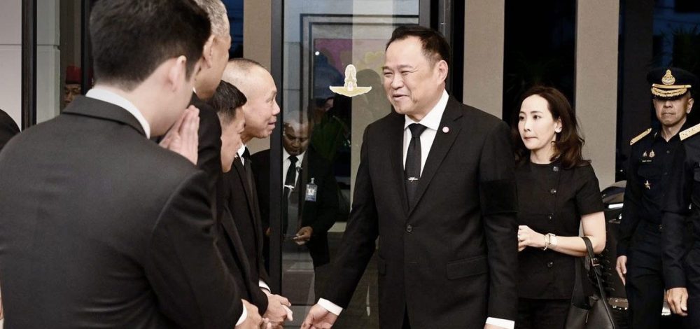 'อนุทิน' บินไปมาเลเซียแล้ว เตรียมร่วมพิธีลงนามสันติภาพไทย-กัมพูชา พรุ่งนี้